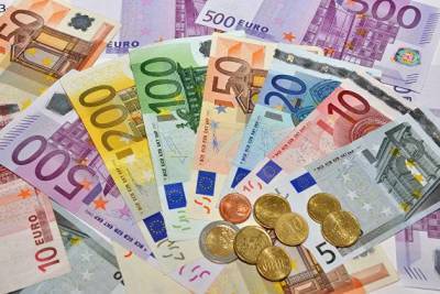 Официальный курс евро на среду вырос до 87,07 рубля