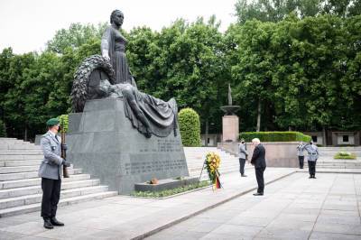 Президент ФРГ почтил память многочисленных жертв нападения нацистской Германии на СССР