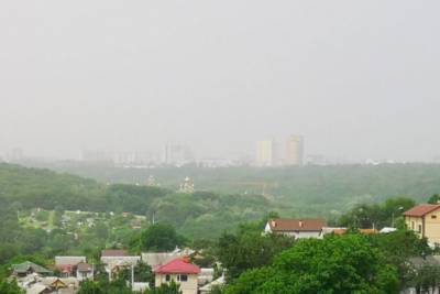 Киев накрыла пылевая буря из астраханских степей
