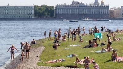 Петербург и Москва продолжают ставить температурные рекорды лета