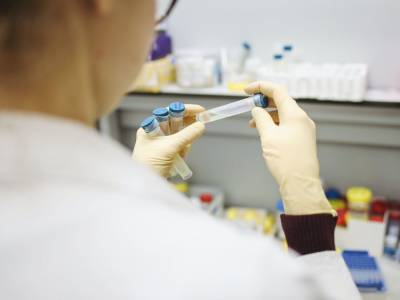 НАН предупредила об угрозе быстрого распространения в Украине "индийского" штамма коронавируса