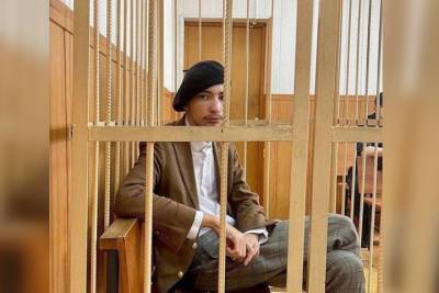 Петербургскому акционисту Крисевичу грозит до семи лет тюрьмы