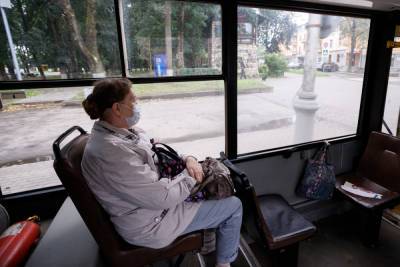 Контроль за ношением масок в автобусах усилят в Псковской области