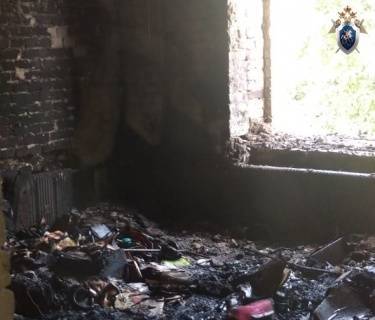СК выясняет обстоятельства гибели мужчины на пожаре в Дзержинске 22 июня