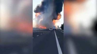 В Италии посреди трассы взорвалась цистерна со сжиженным газом: есть погибшие