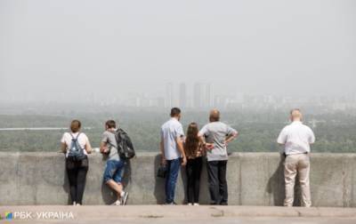 Киев накрыла пылевая буря: причиной называют жару