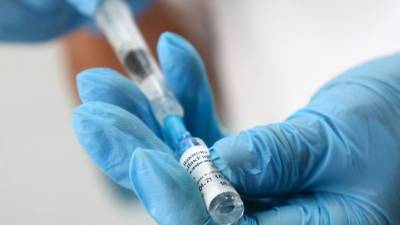 Чиновников Ленинградской области могут лишить премии из-за отказа вакцинироваться от COVID-19