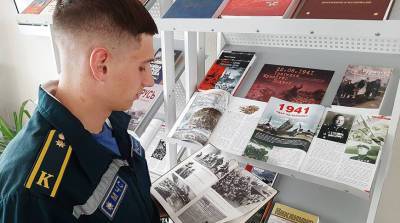 Книжная выставка о подвиге солдат в первые дни войны открылась в университете МЧС