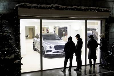 Россияне скупили рекордное количество роскошных машин