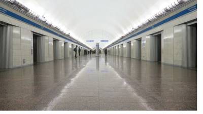 Стала известна причина закрытия станции метро "Парнас"