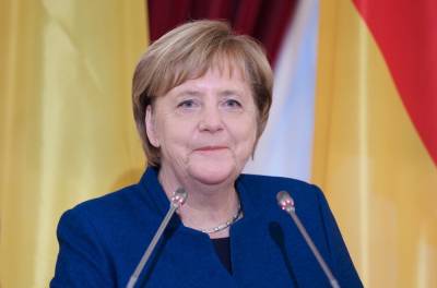 Меркель пригласила Зеленского посетить Германию