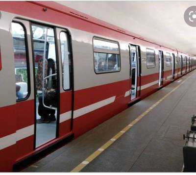 Из-за ЧП в петербургском метро 200 человек оказались заблокированы в тоннеле