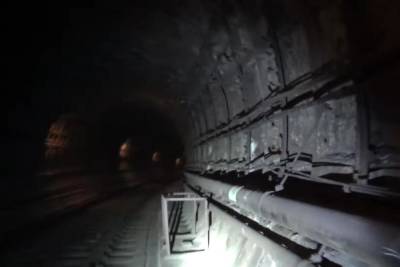 В Петербурге произошел коллапс в метро: людей выводили по тоннелю