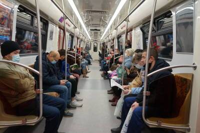 После аварии на синей ветке из метро эвакуировали более 250 пассажиров