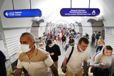В Петербурге более 250 человек эвакуировали из аварийного участка метро