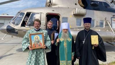 Митрополит Варсонофий облетел Петербург на вертолёте с молитвами об окончании пандемии