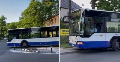 ВИДЕО: Из-за столбиков автобус в Агенскалнсе едет по тротуару, люди собирают подписи, чтобы их убрать