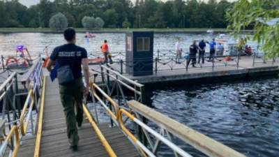 В Санкт-Петербурге столкнулись теплоход и лодка с людьми