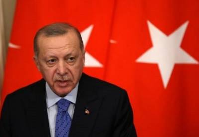 Турция отменяет введенный из-за COVID-19 комендантский час