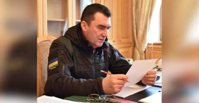 "Дешёвый фейк": Главу украинского СНБО подловили на неграмотности из-за карты Чёрного моря