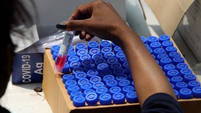 Биолог указала главную опасность индийского штамма коронавируса