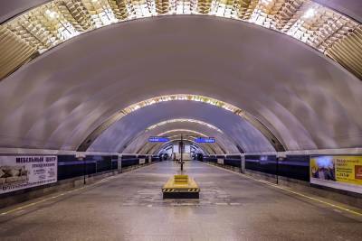 Власти Петербурга назвали причину сбоя на синей ветке метро