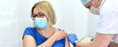 Прививку от COVID-19 сделала замминистра здравоохранения Новосибирской области