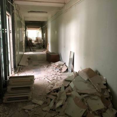 Минстрой показал на фото демонтажные работы в крупной поликлинике Кемерова