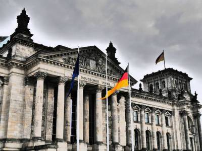 Депутат Бундестага заподозрила власти ФРГ в подготовке войны с Россией