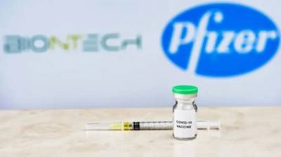 В Украине начали прививать вакциной Pfizer рабочие коллективы. Минздрав назвал условия организации вакцинации