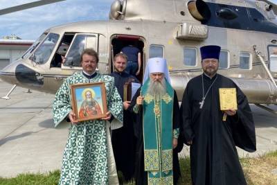 Митрополит Варсонофий с воздуха помолился о завершении в пандемии в Петербурге
