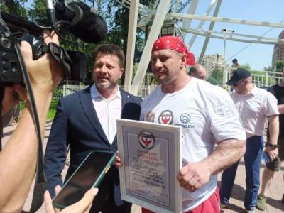 Кузбассовец прокрутил колесо обозрения и установил мировой рекорд