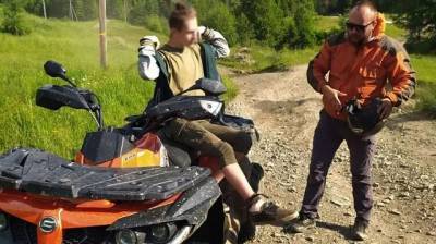 На Закарпатье спасатели эвакуировали 17-летнего туриста после укуса змеи