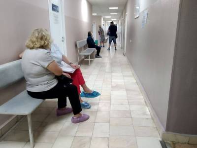 В Екатеринбурге из-за третьей волны пандемии больницы перешли на ковидный режим работы