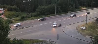 Серьезная авария с участием мотоциклиста произошла ночью в Петрозаводске (ВИДЕО)