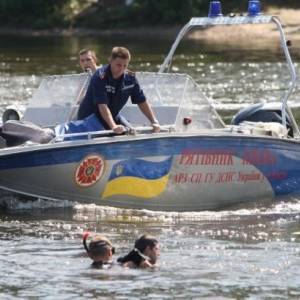 В Киевском водохранилище нашли тело пропавшего ребенка, поиски отца продолжаются