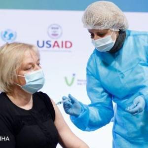 В Киеве открыли онлайн-запись на массовую вакцинацию в МВЦ на ближайшие три дня