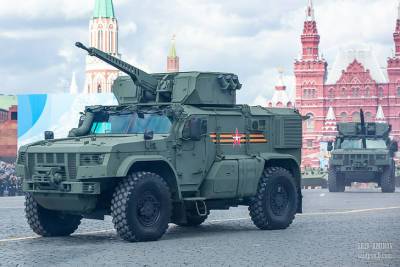 В России создали новый броневик сопровождения «Напарник»
