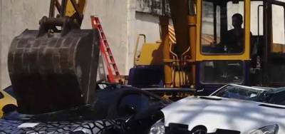 На Филиппинах таможенники уничтожили контрабандные автомобили премиум-класса на $ 58 млн