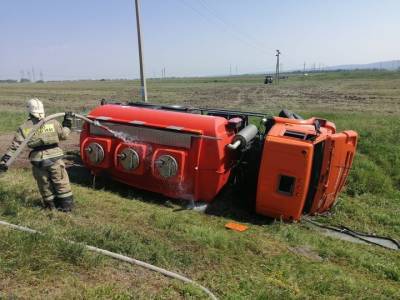 В Башкирии опрокинулась цистерна с бензином