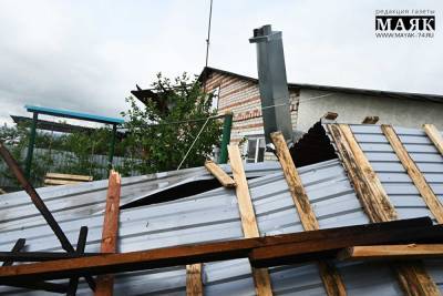 В Красноармейском районе ураган снес крыши домов, повалил деревья и заборы