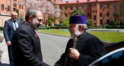 В Армении власти и церковь должны сейчас объединить усилия – историк