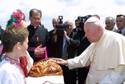 Кучма о 20-летии визита Иоанна Павла II в Украину: Он планировался не для того, чтобы "подразнить Россию"