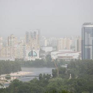 Украину накрывает пыльная буря: названы причины. Видео