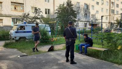 Псих с топором напал на турникмена в Дзержинске