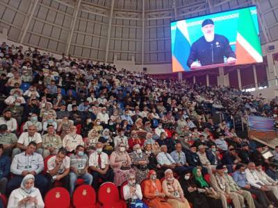 Всемирный съезд чеченского народа уговаривает Кадырова идти на выборы