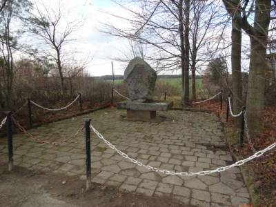 Польские вандалы осквернили памятник военнопленным на границе с Россией