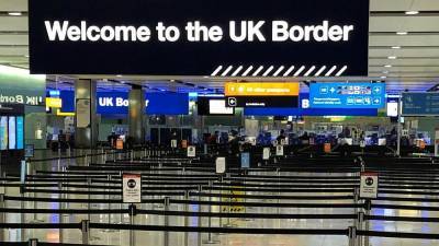 Граждане ЕС Великобритании сидят на чемоданах