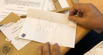 Курьез во время пересчета голосов: избиратель назвал кандидатов "ослами" - видео