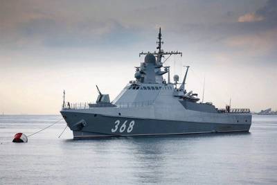 Российский корабль предупредительно выстрелил по британскому эсминцу в Черном море